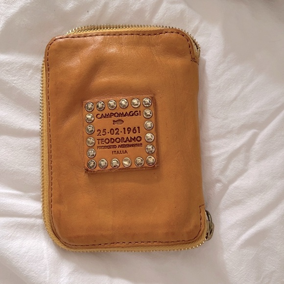 Campmaggi Bella DiNotte I Cognac Leather w/Studs Wallet - Picture 7 of 7